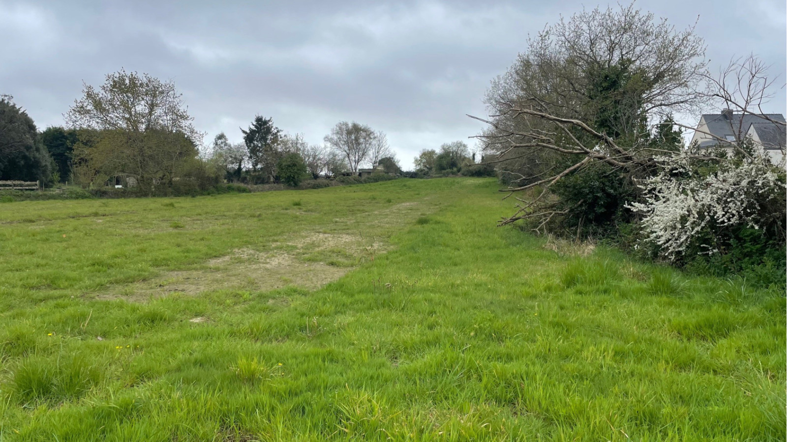 Terrain constructible de 374m2 à Erdeven