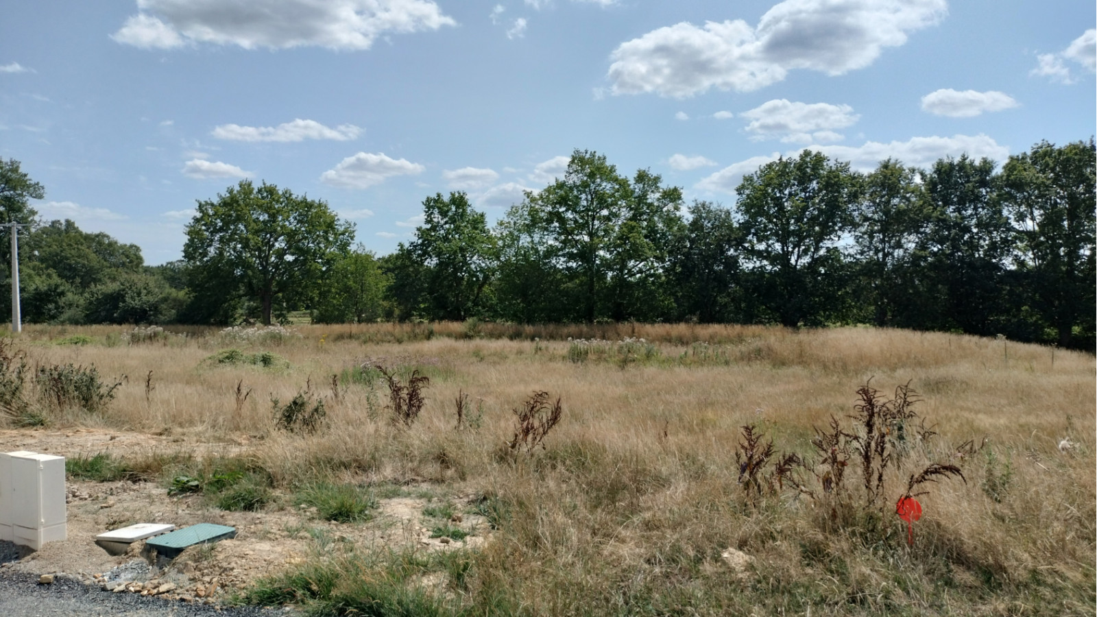 Terrain constructible de 300m2 à Chanteloup