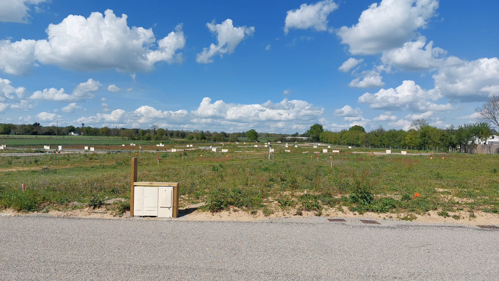 Terrain constructible de 381m2 à Saint-Aubin-d'Aubigné