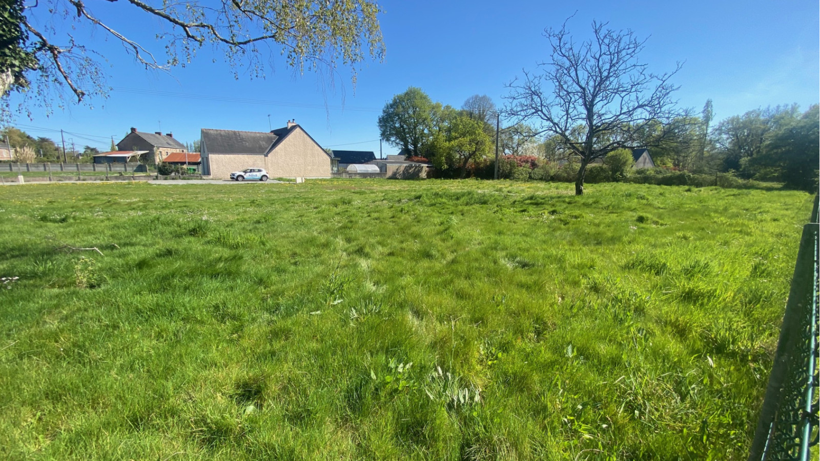 Terrain constructible de 900m2 à La Chapelle-des-Marais