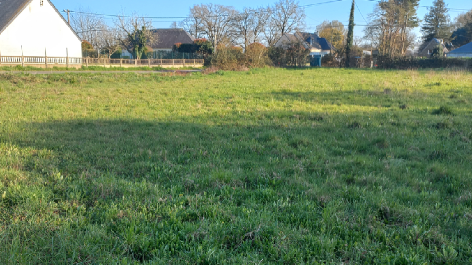 Terrain constructible de 670m2 à Férel