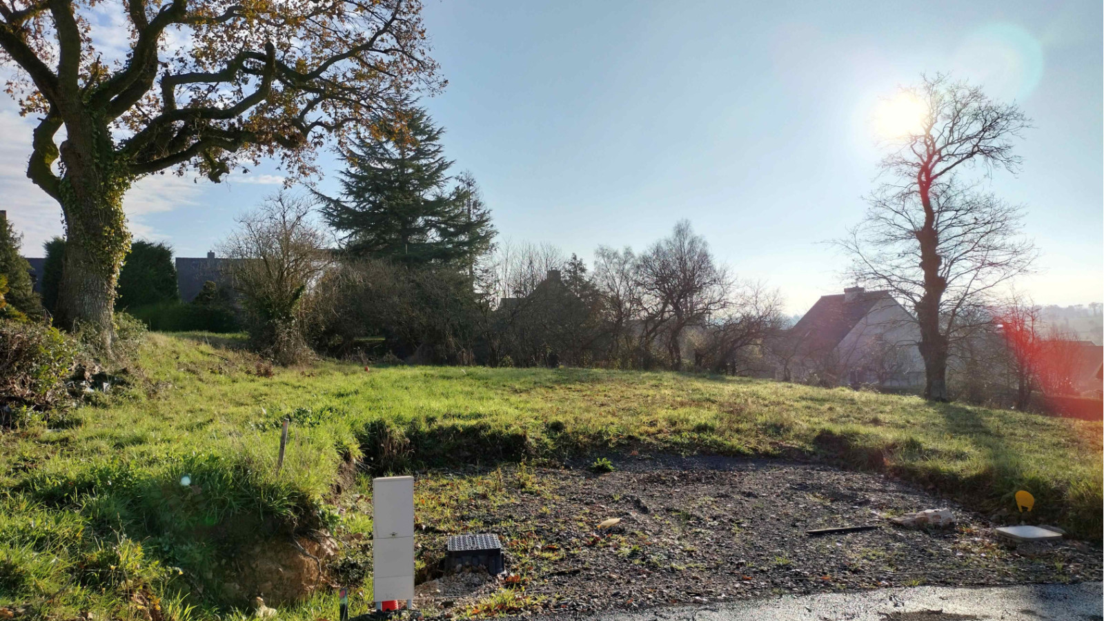 Terrain constructible de 313m2 à Dourdain