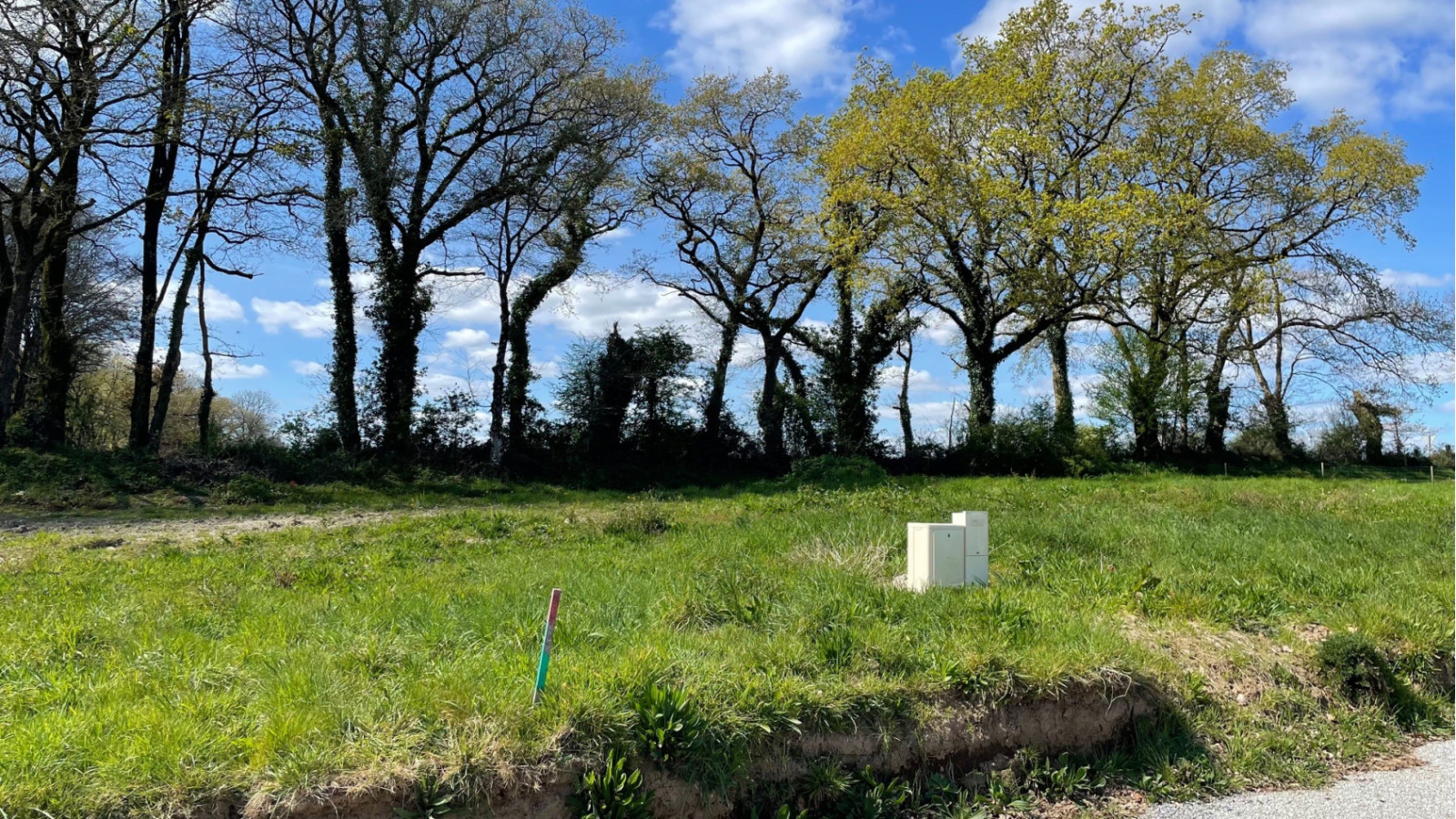 Terrain constructible de 342m2 à Pont-Scorff