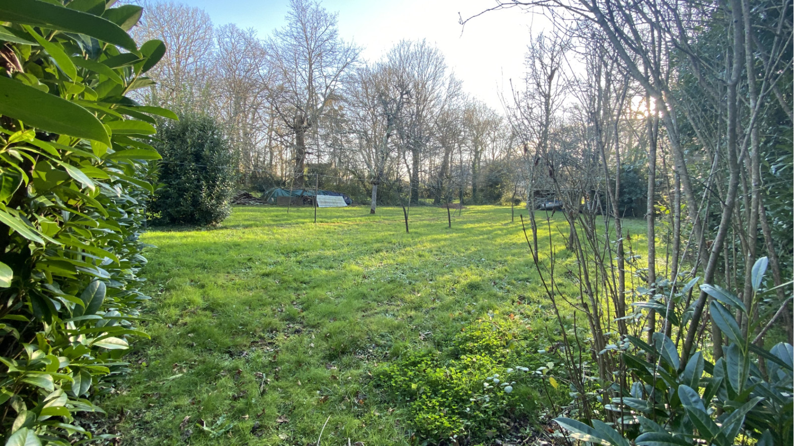 Terrain constructible de 450m2 à Donges