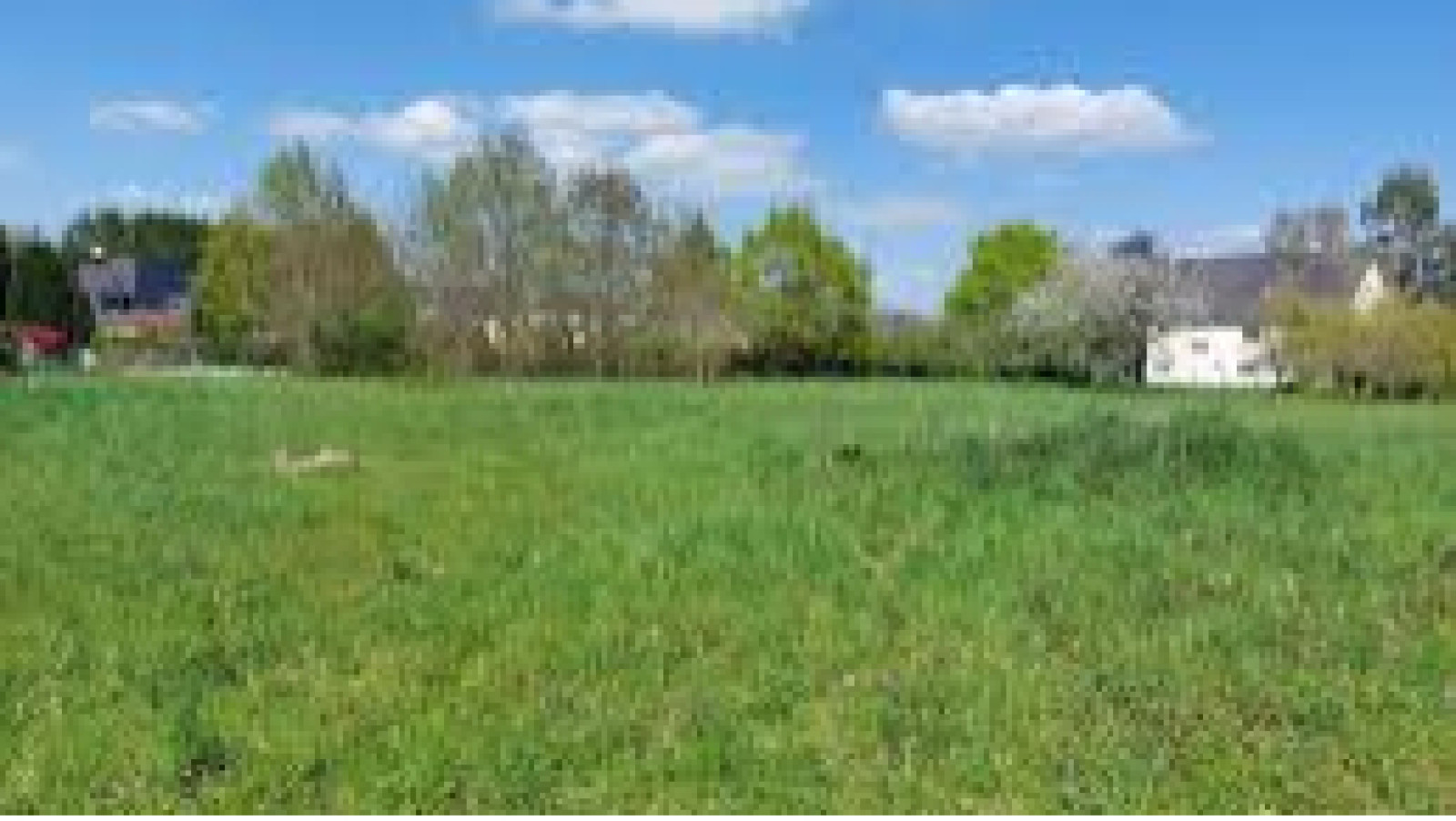 Terrain constructible de 424m2 à Camors