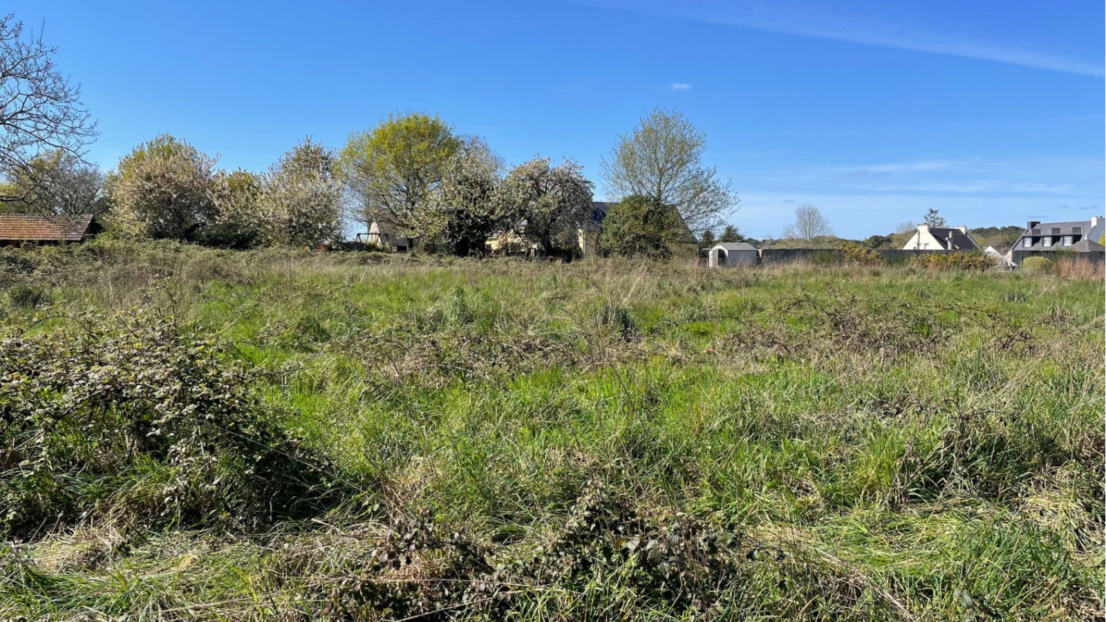 Terrain constructible de 309m2 à Merlevenez