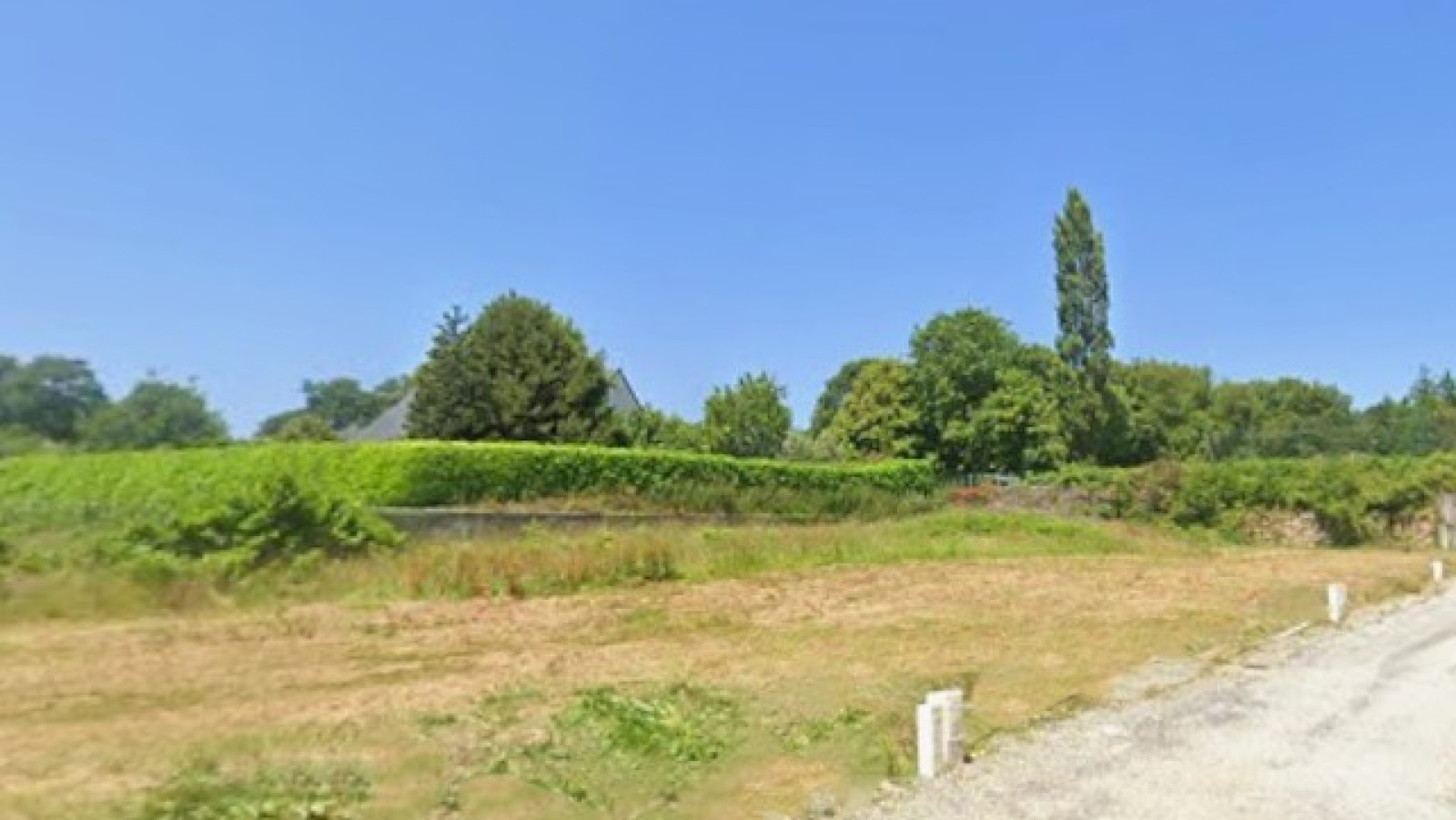 Terrain constructible de 345m2 à Bubry