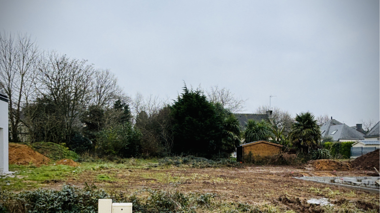 Terrain constructible de 610m2 à Pleucadeuc