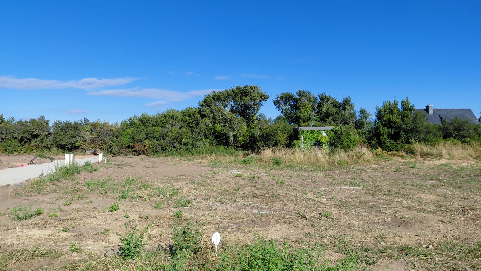 Terrain constructible de 260m2 à Étel