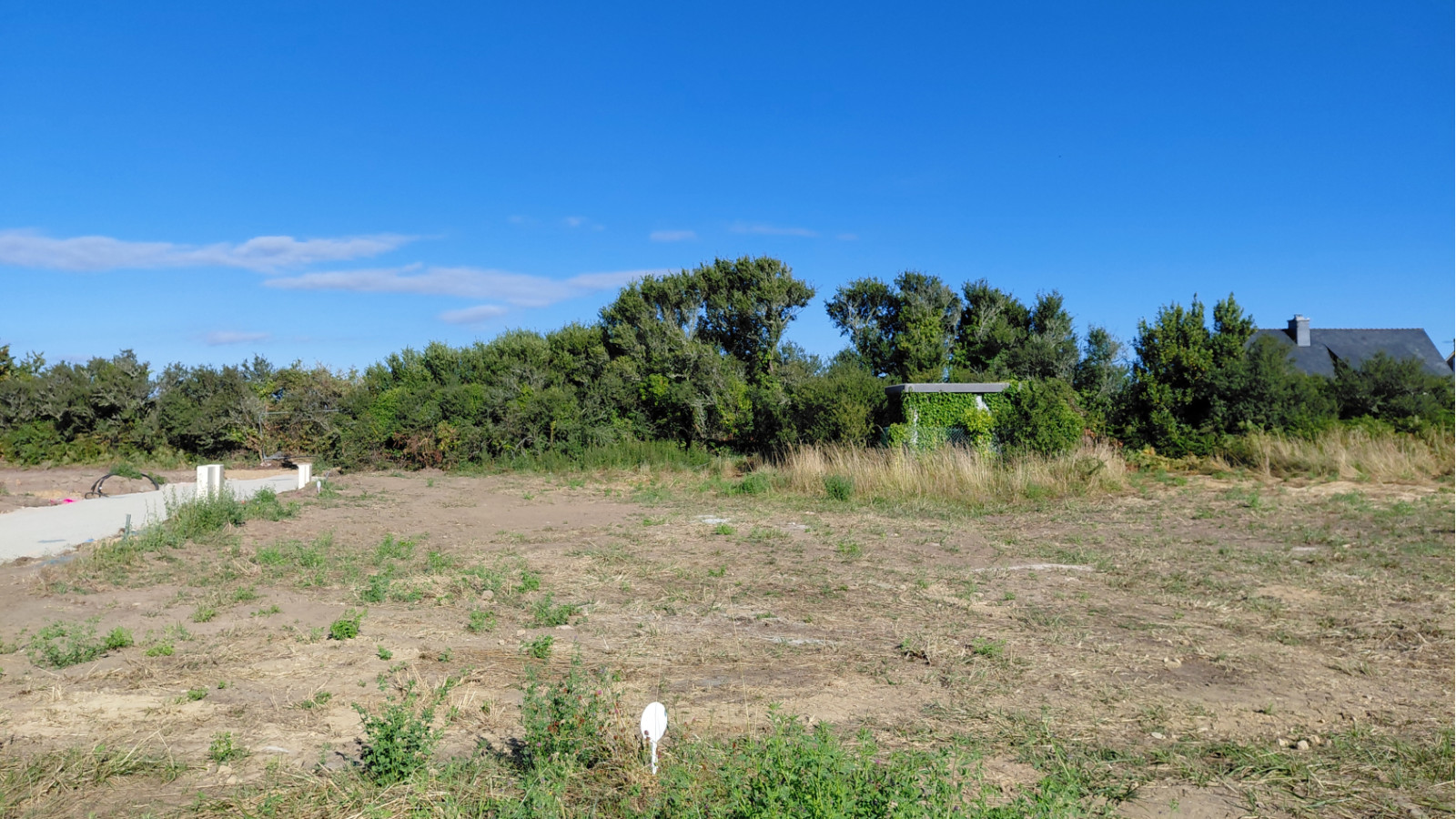 Terrain constructible de 268m2 à Étel