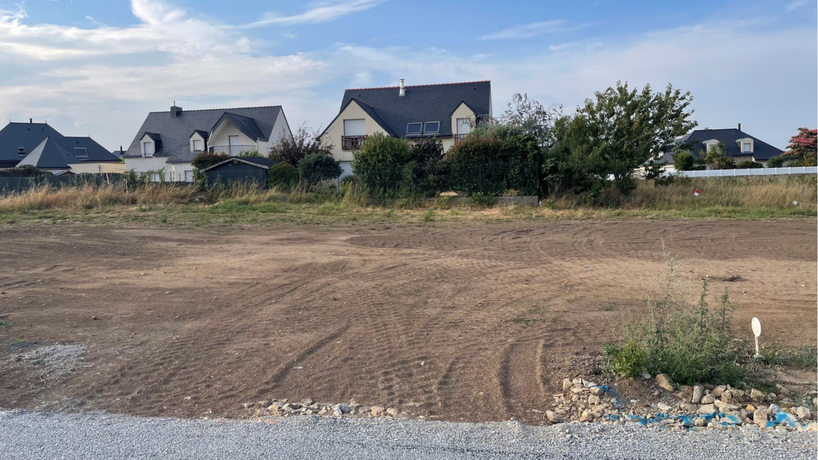 Terrain constructible de 236m2 à Étel