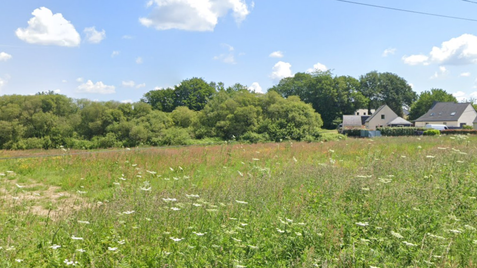 Terrain constructible de 603m2 à Locoal-Mendon