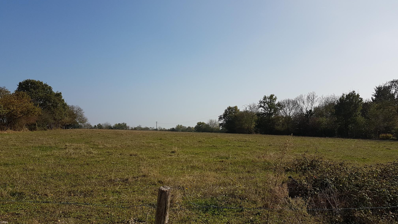 Terrain constructible de 471m2 à Saint-Colomban