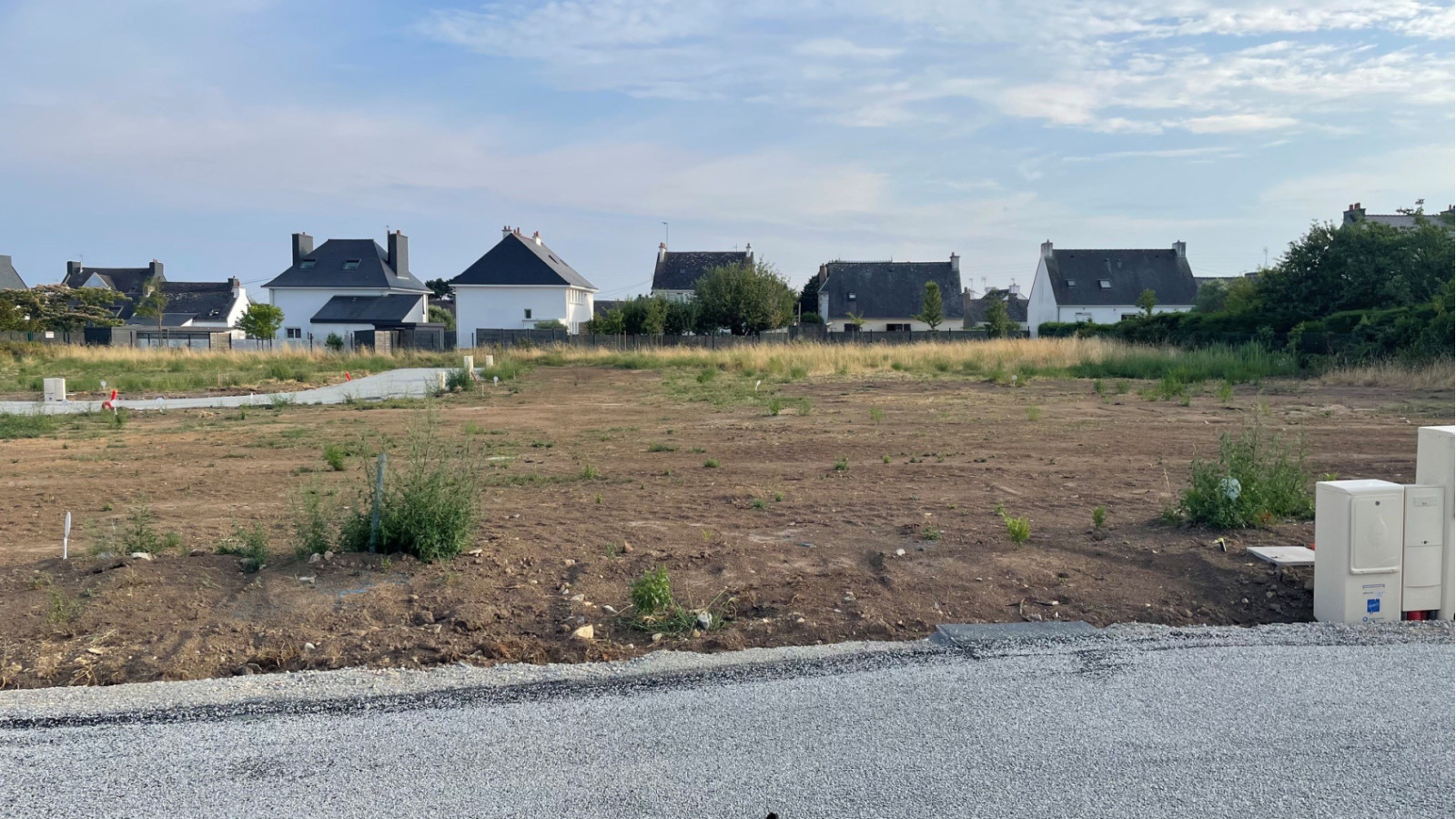 Terrain constructible de 216m2 à Étel