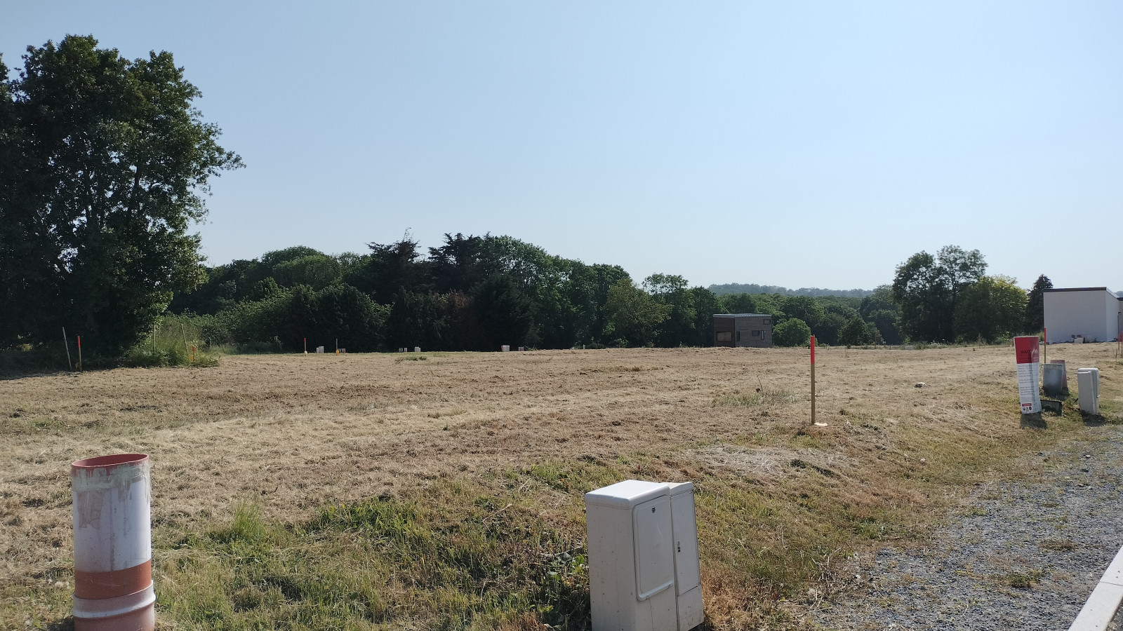 Terrain constructible de 357m2 à Bovel
