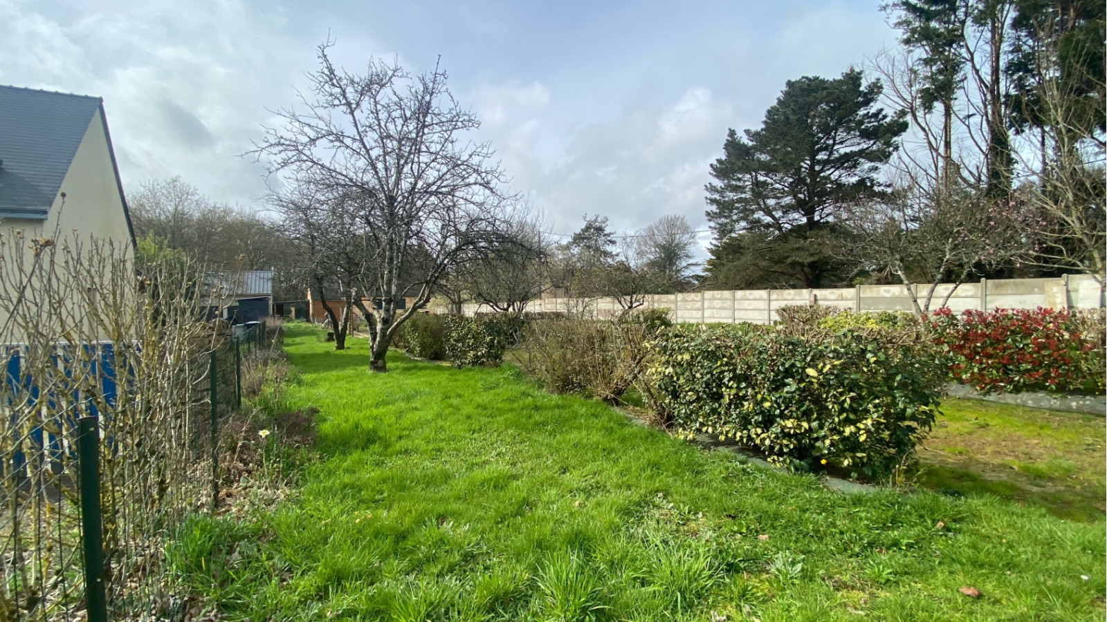 Terrain constructible de 410m2 à Besné