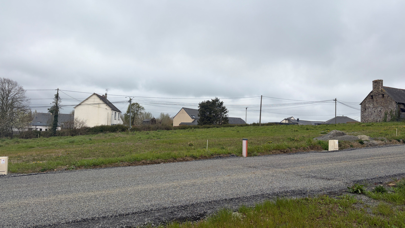 Terrain constructible de 255m2 à Romagné