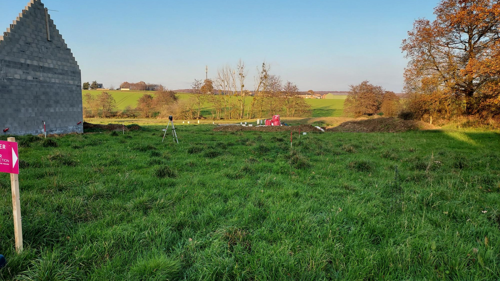 Terrain constructible de 850m2 à Lassy