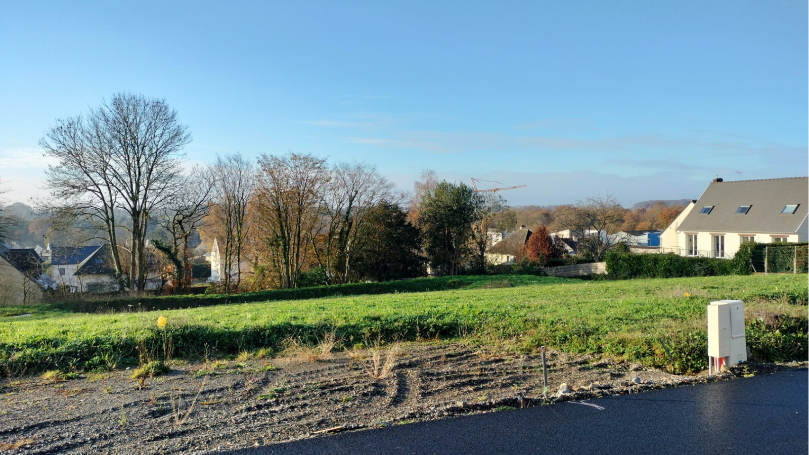 Terrain constructible de 323m2 à Pancé