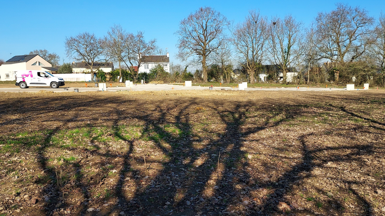 Terrain constructible de 340m2 à Saint-Péran
