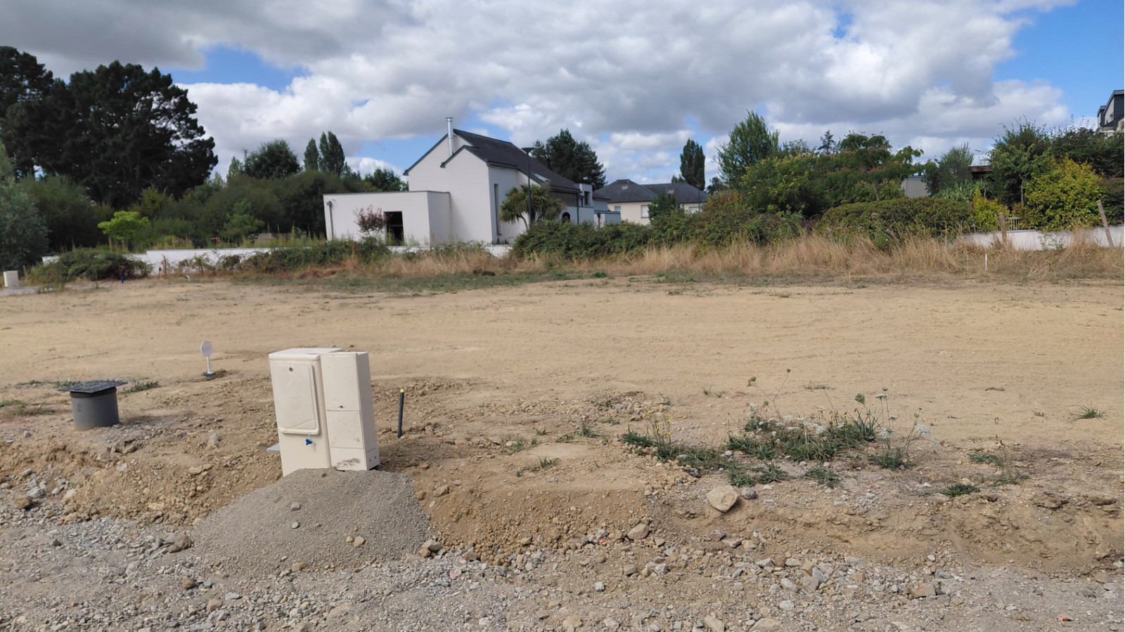 Terrain constructible de 634m2 à Saint-Thual