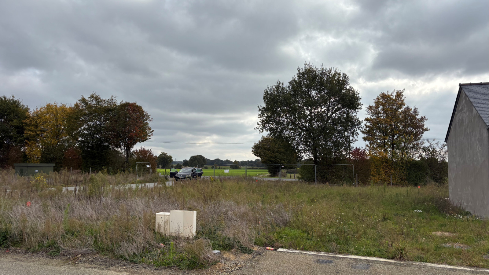 Terrain constructible de 333m2 à Guipel