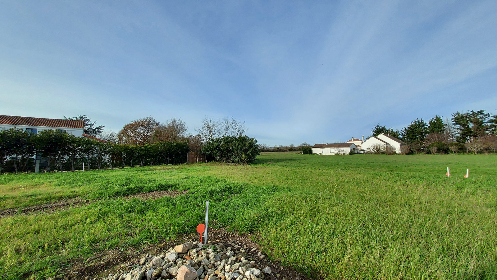Terrain constructible de 431m2 à Teillé