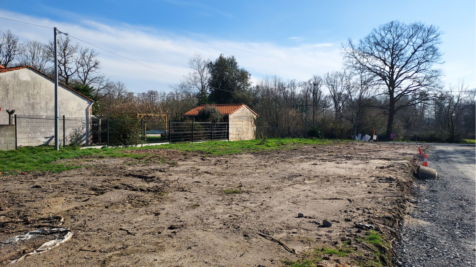 Terrain constructible de 510m2 à Teillé