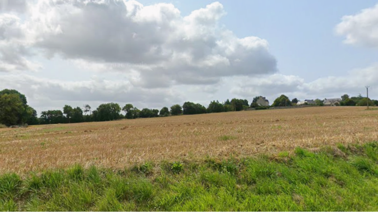 Terrain constructible de 748m2 à Saint-Juvat