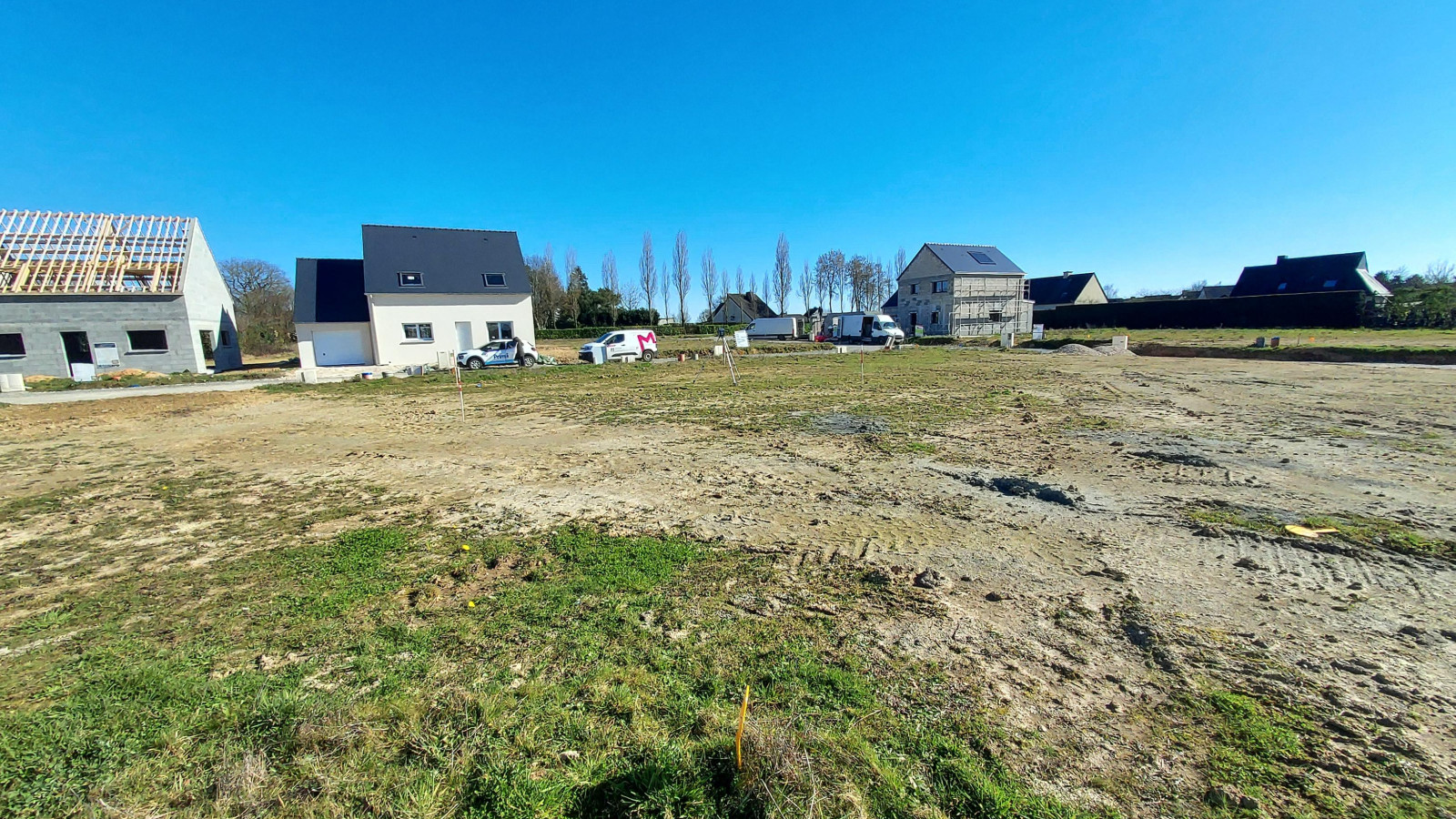 Terrain constructible de 220m2 à Saint-Symphorien