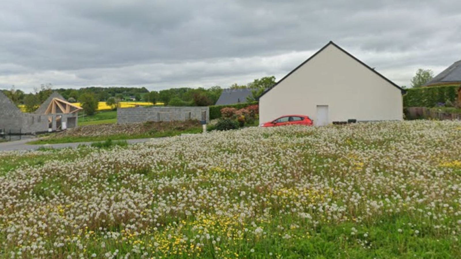 Terrain constructible de 450m2 à Comblessac