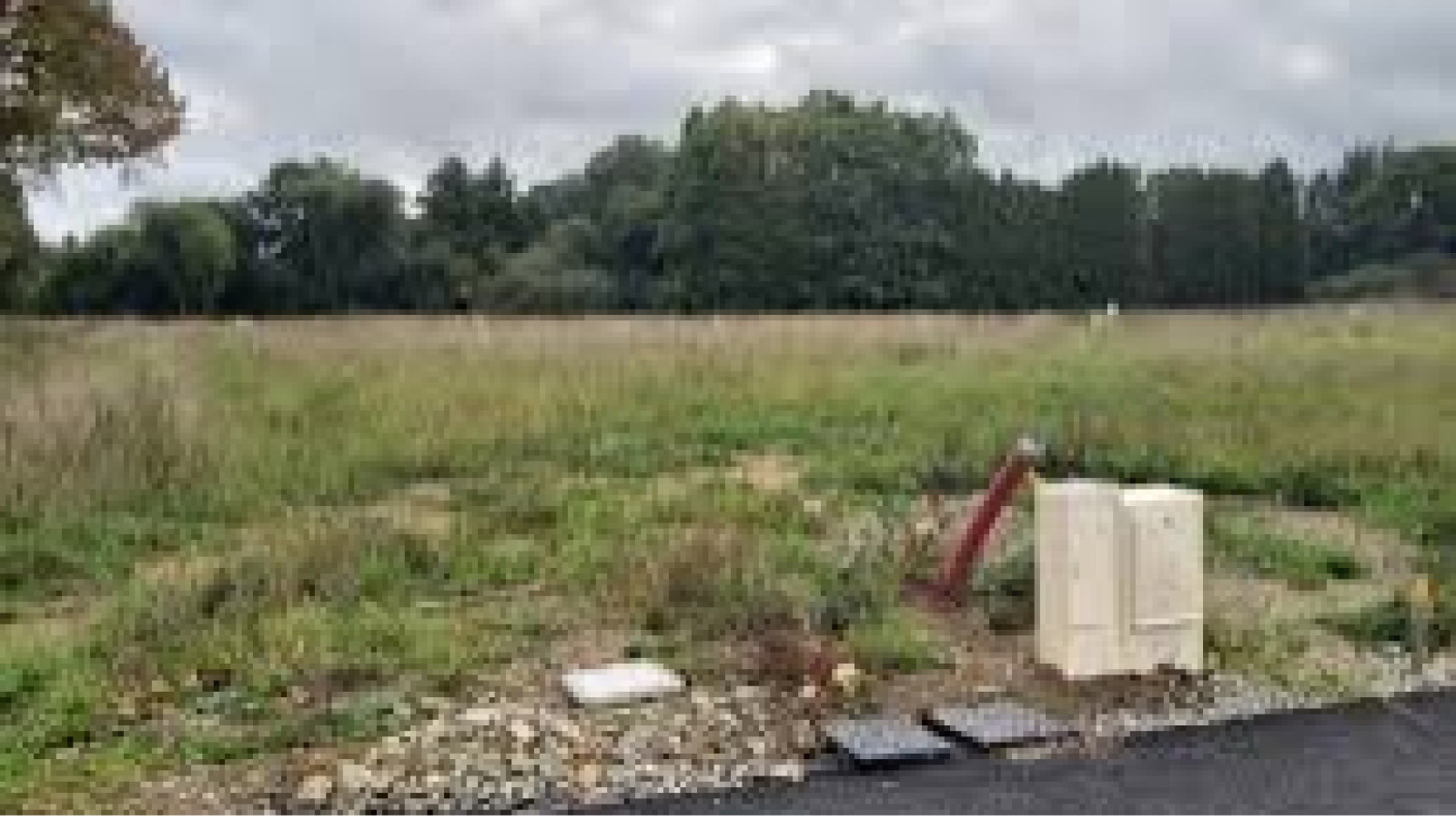 Terrain constructible de 584m2 à Locoal-Mendon
