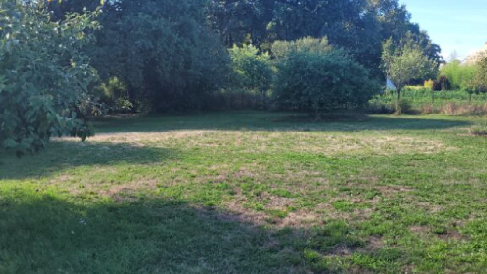 Terrain constructible de 400m2 à Saint-Thuriau