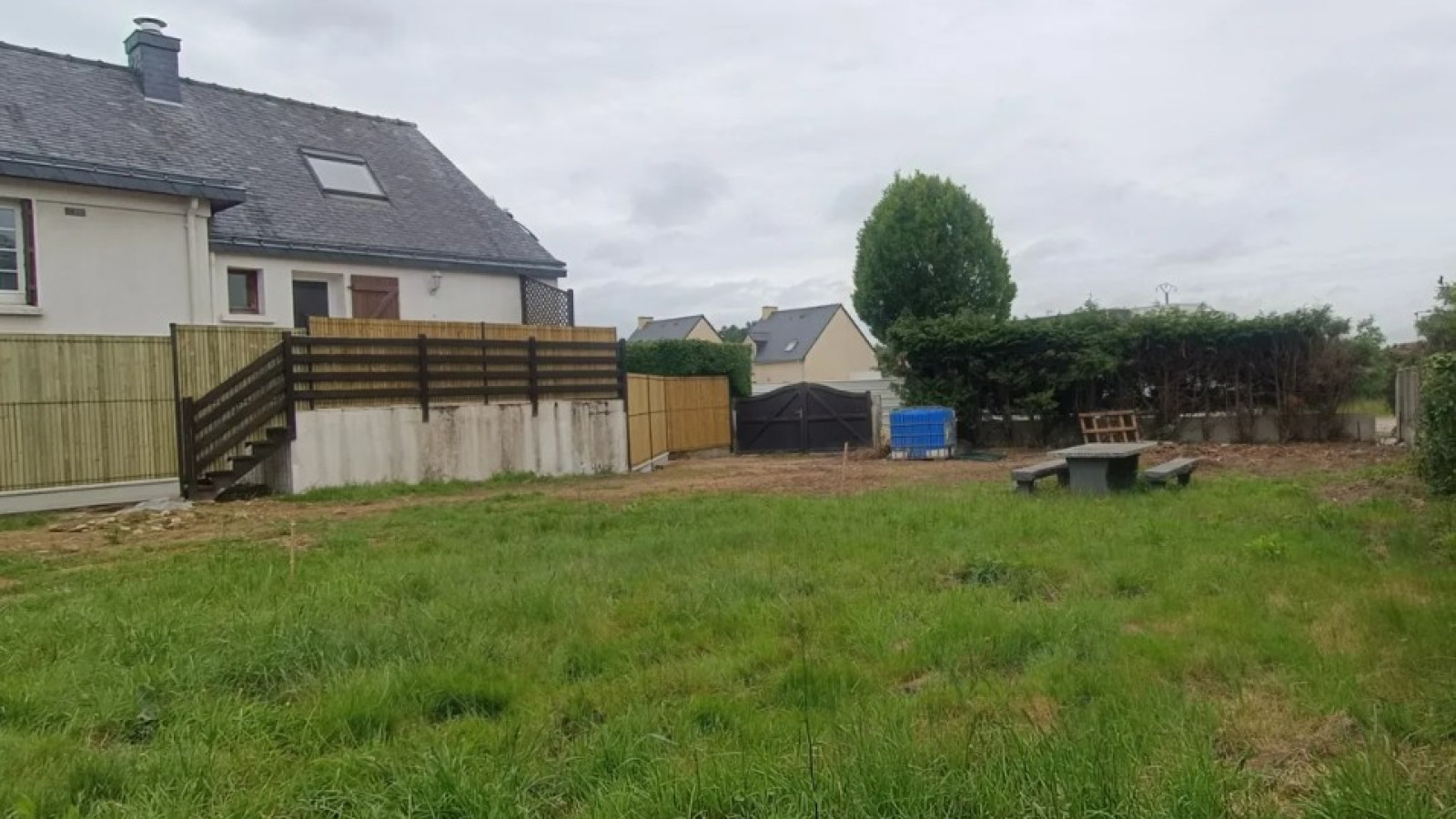 Terrain constructible de 305m2 à Ploeren