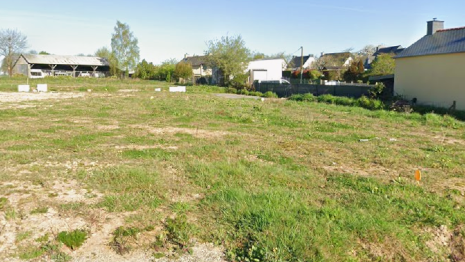 Terrain constructible de 399m2 à Cintré
