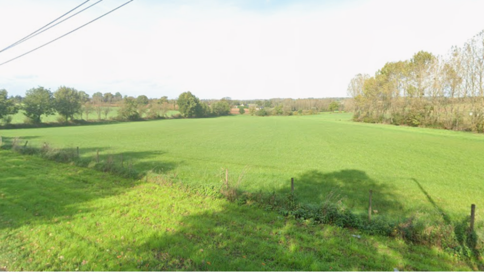 Terrain constructible de 307m2 à Saint-Symphorien