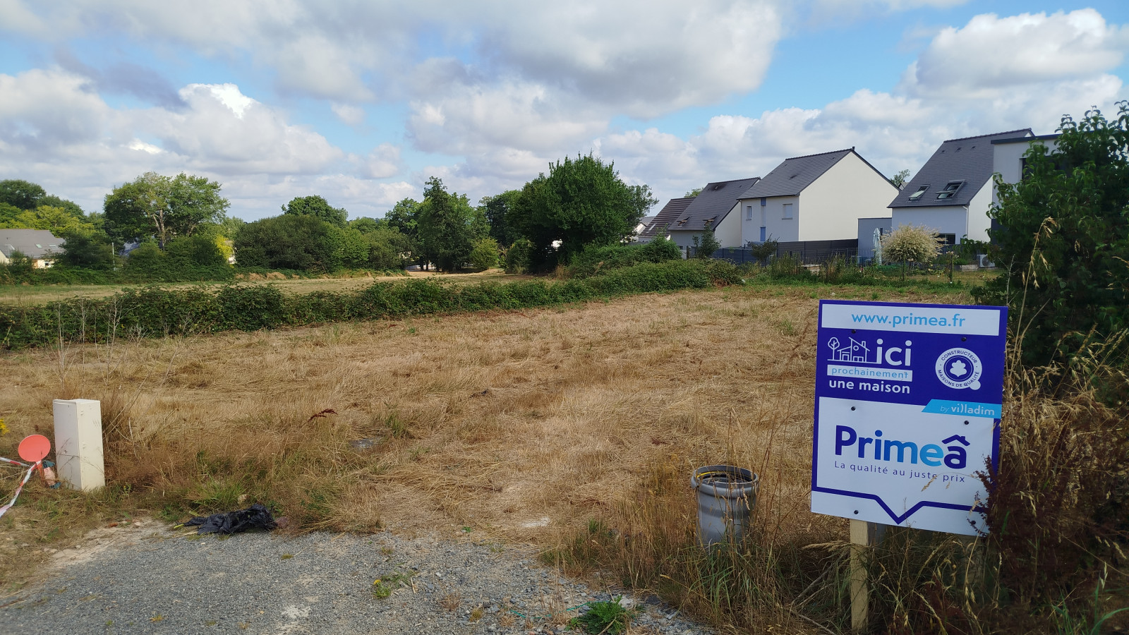 Terrain constructible de 329m2 à Saint-Onen-la-Chapelle