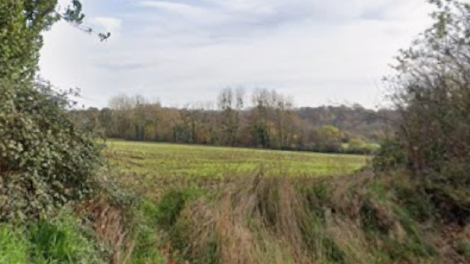 Terrain constructible de 326m2 à Hédé-Bazouges