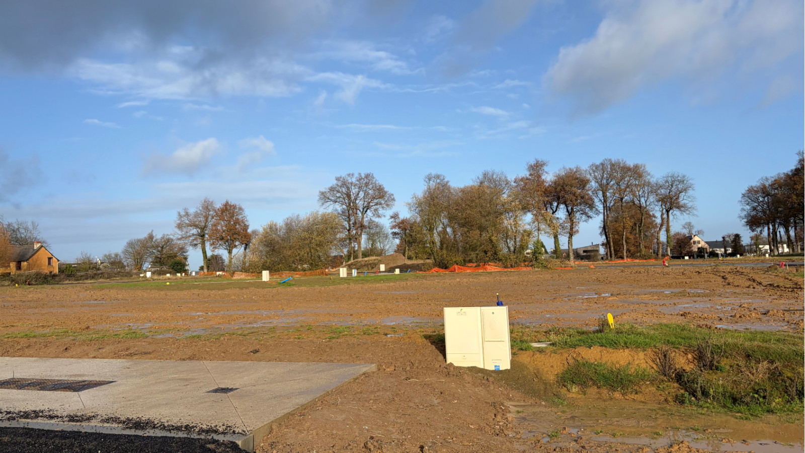 Terrain constructible de 328m2 à Melesse