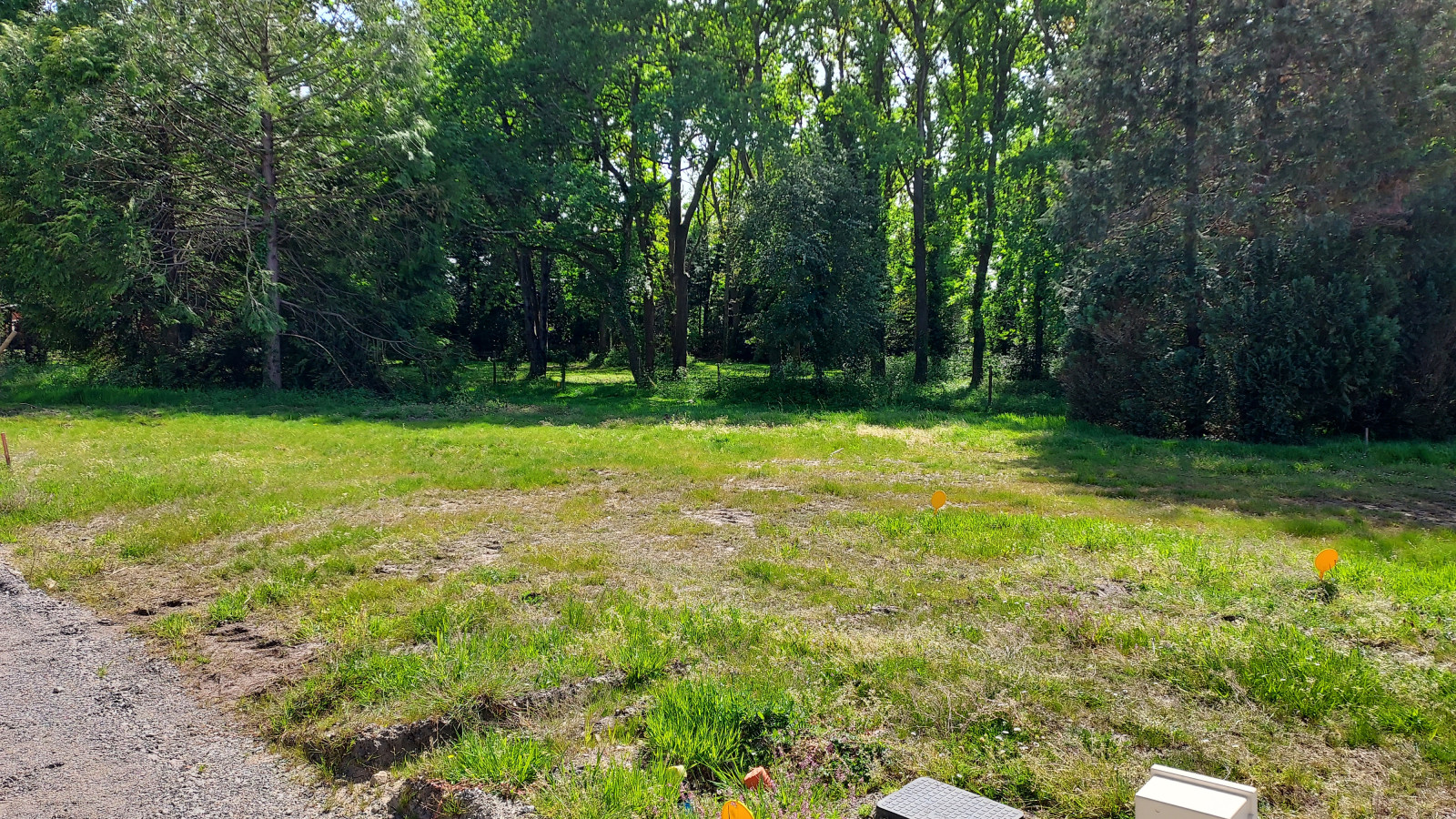 Terrain constructible de 297m2 à Marsac-sur-Don