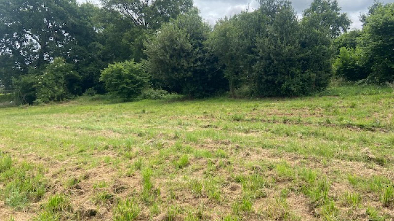 Terrain constructible de 920m2 à La Chapelle-des-Marais