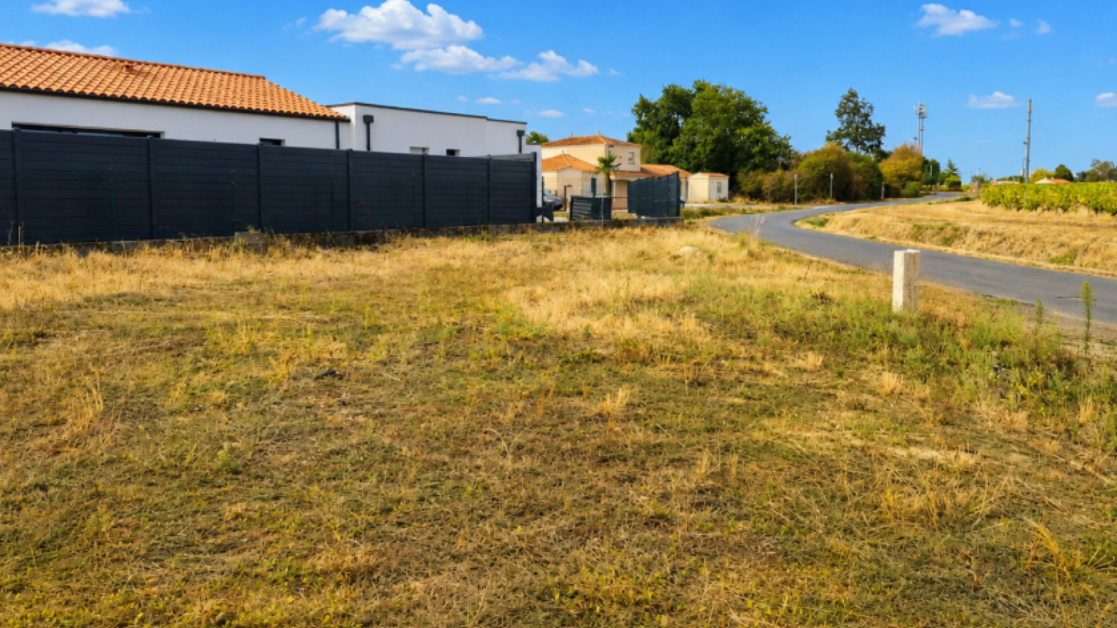 Terrain constructible de 327m2 à Le Landreau