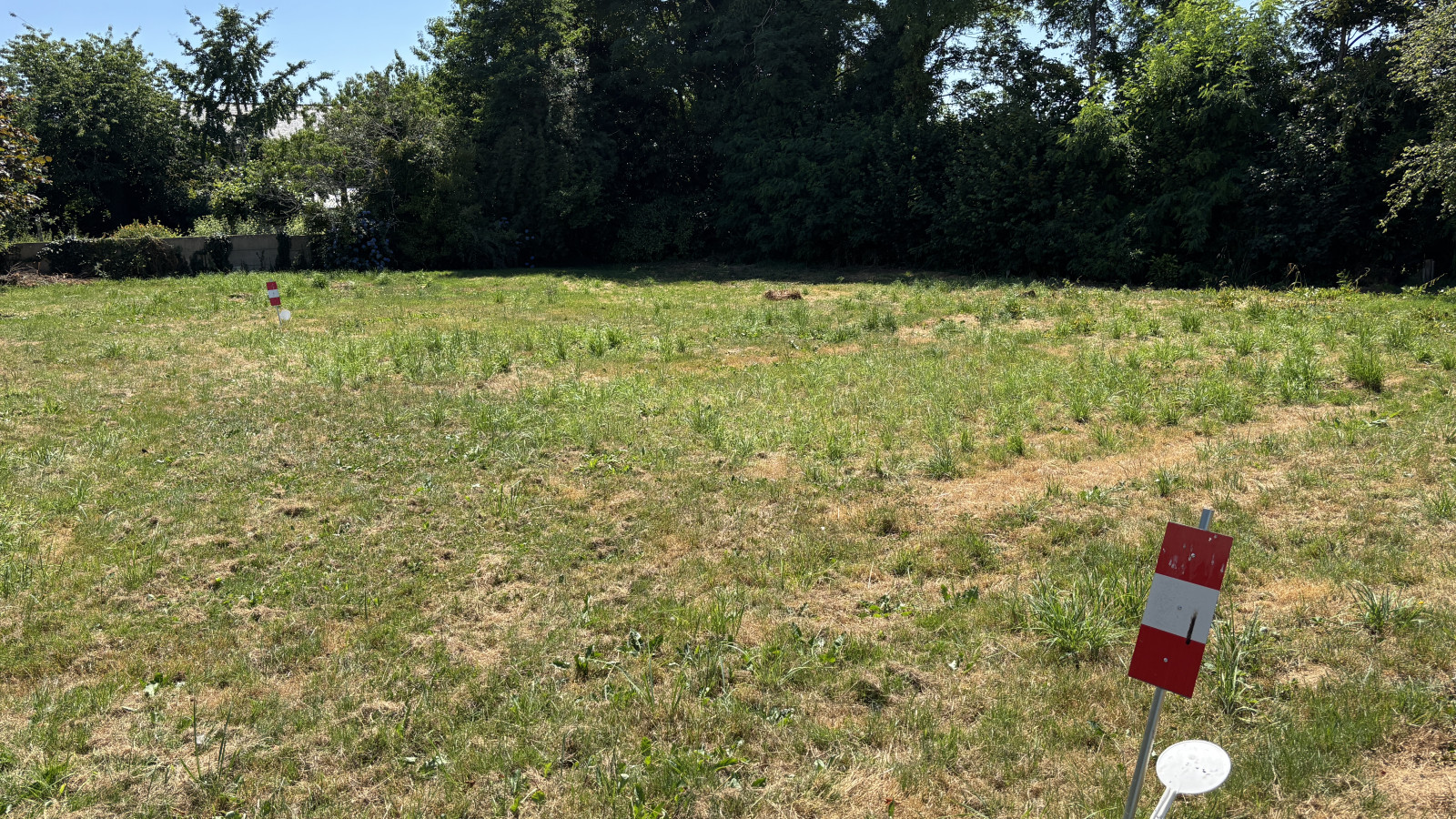 Terrain constructible de 716m2 à Locqueltas