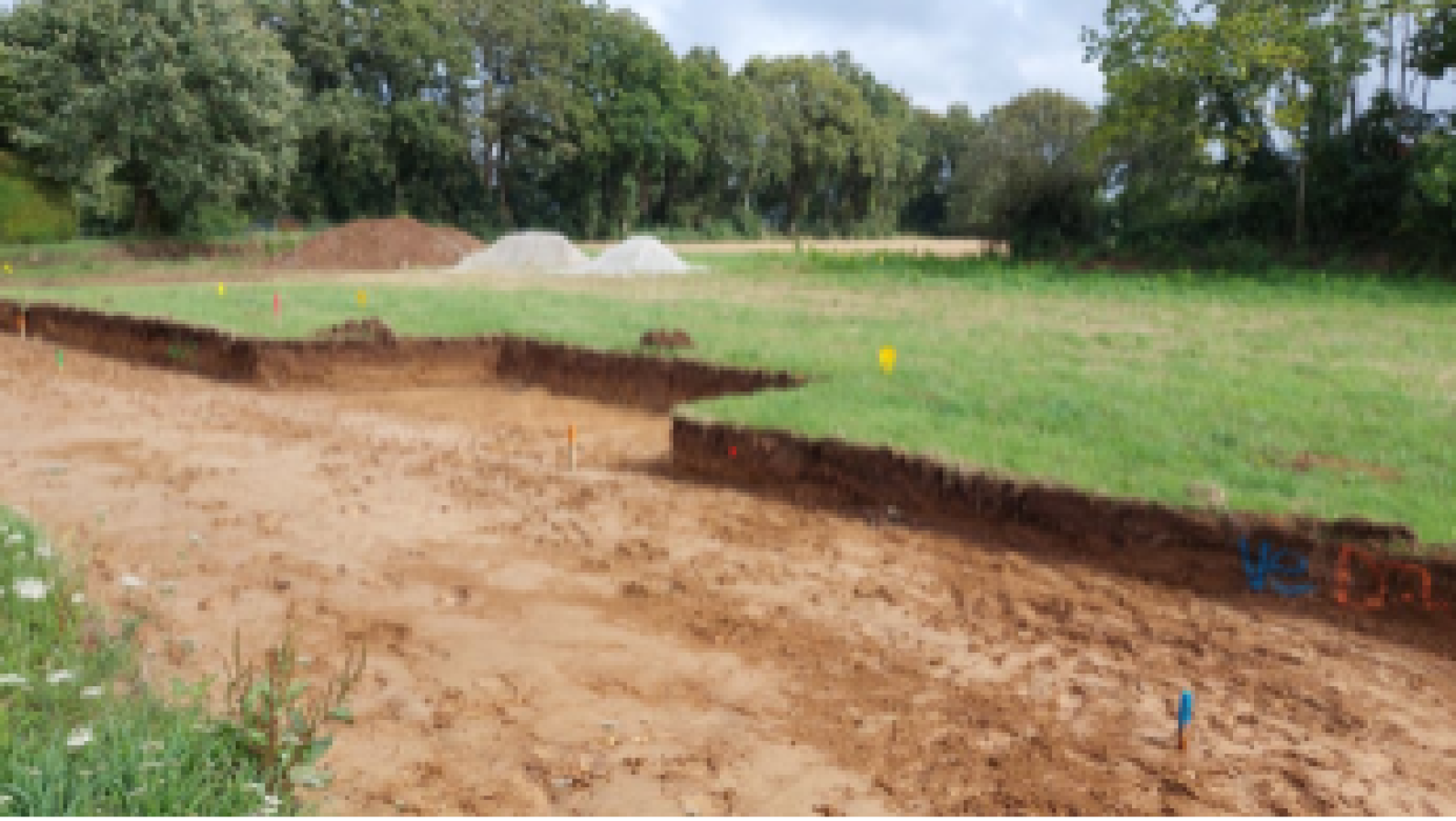 Terrain constructible de 402m2 à Berric