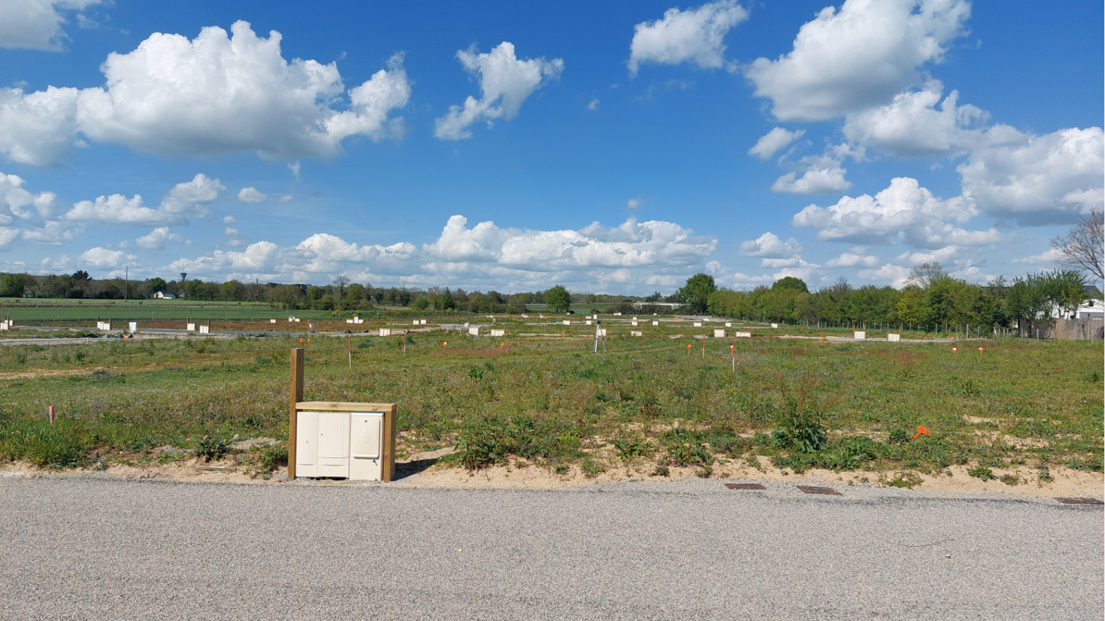 Terrain constructible de 400m2 à Saint-Aubin-des-Landes